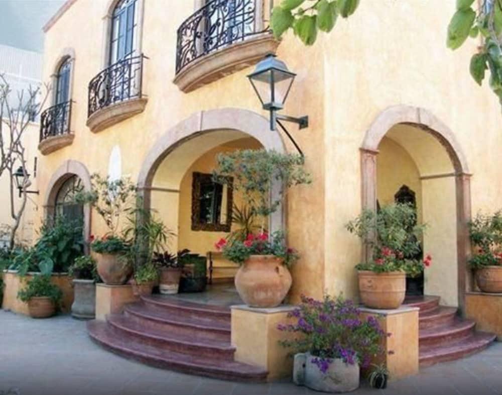 Villa Ganz Boutique Hotel غوادالاجارا المظهر الخارجي الصورة